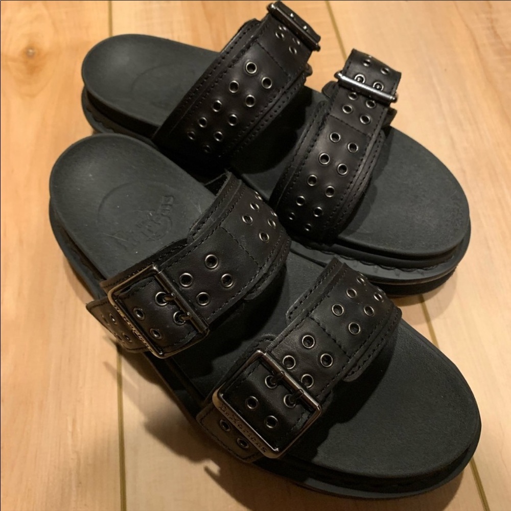 US 6 Black Sandals